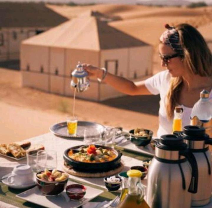 Merzouga Luxury Camp ภายนอก รูปภาพ